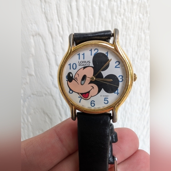 Vintage Lorus Disney Mickey Mouse Watch Gold Tone V534-6A20 - Picture 1 of 8